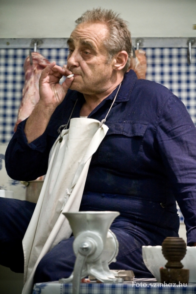 Image: http://kozonseg.hu/upload_images/uploaded-file-1449329393-32615633.jpg